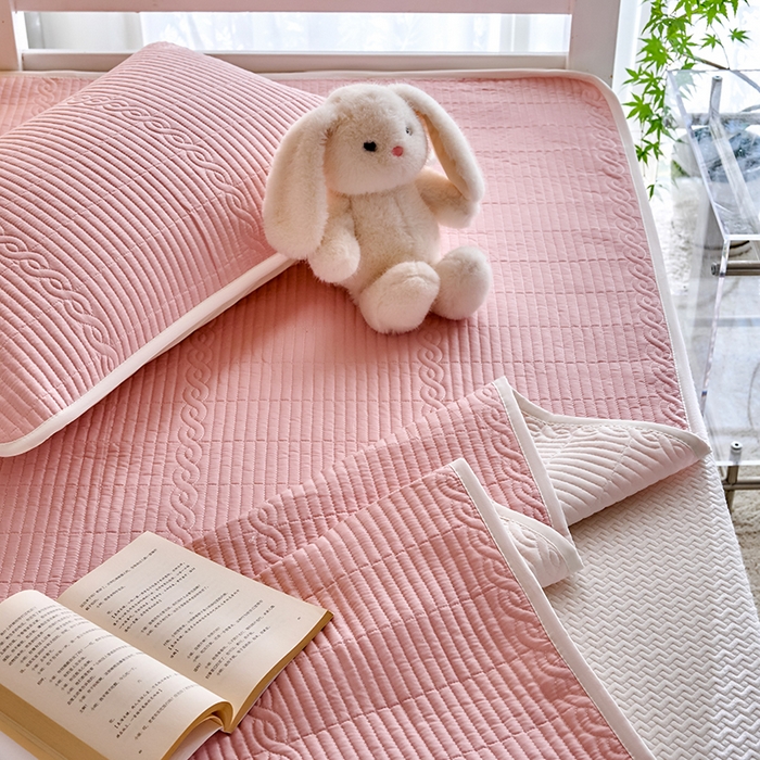 91家纺网 家纺一手货源 找家纺 X猫先生 2025新款全棉学生床盖纯色夹棉床单床护垫少女风撞色-糖果系列 糖果-水柿粉