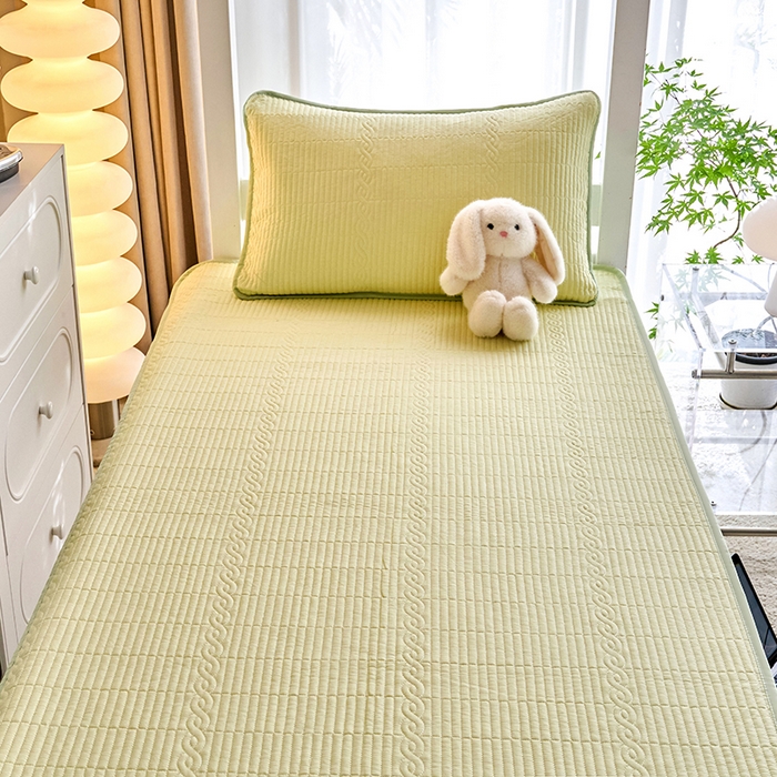 91家纺网 家纺一手货源 找家纺 X猫先生 2025新款全棉学生床盖纯色夹棉床单床护垫少女风撞色-糖果系列 糖果-月光黄