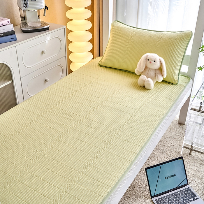 91家纺网 家纺一手货源 找家纺 X猫先生 2025新款全棉学生床盖纯色夹棉床单床护垫少女风撞色-糖果系列 糖果-月光黄