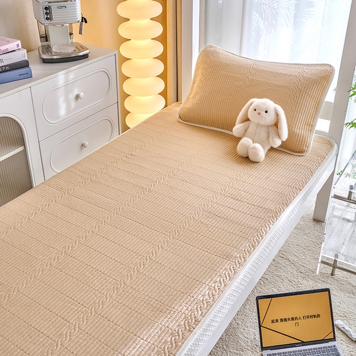 91家纺网 家纺一手货源 找家纺 X猫先生 2025新款全棉学生床盖纯色夹棉床单床护垫少女风撞色-糖果系列 糖果-奶茶