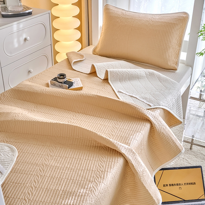 91家纺网 家纺一手货源 找家纺 X猫先生 2025新款全棉学生床盖纯色夹棉床单床护垫少女风撞色-糖果系列 糖果-奶茶