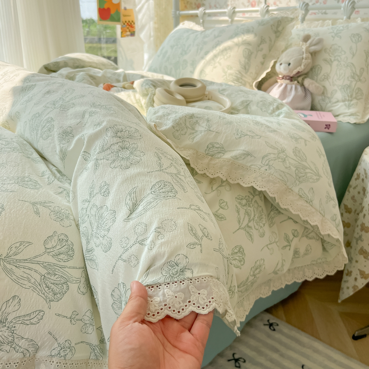 91家纺网 家纺一手货源 找家纺 （总）韩巢家纺 2025新款蝴蝶花边直播热销款四件套开学季韩系学生宿舍床上三件套-（提供卖家秀）