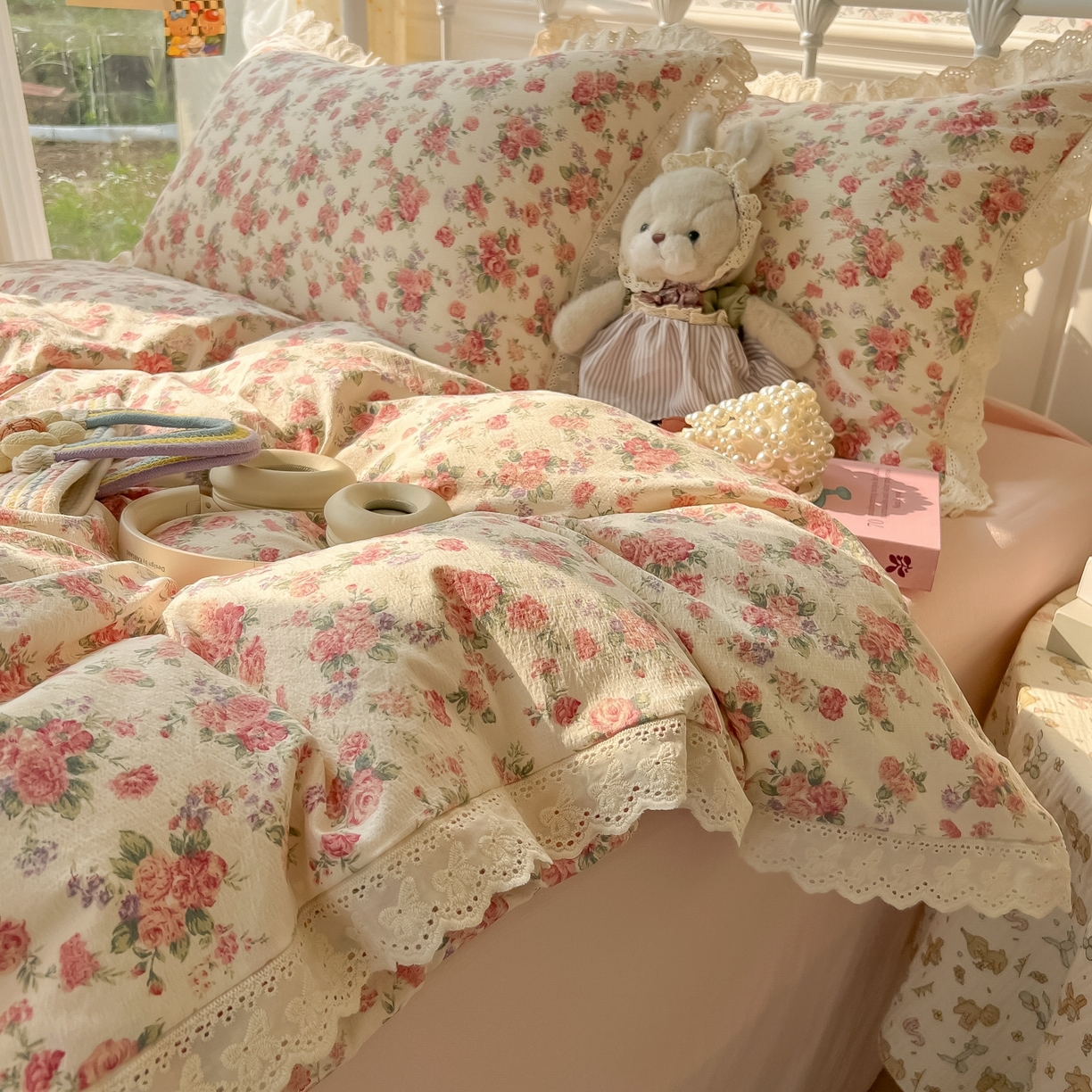 91家纺网 家纺一手货源 找家纺 （总）韩巢家纺 2025新款蝴蝶花边直播热销款四件套开学季韩系学生宿舍床上三件套-（提供卖家秀）