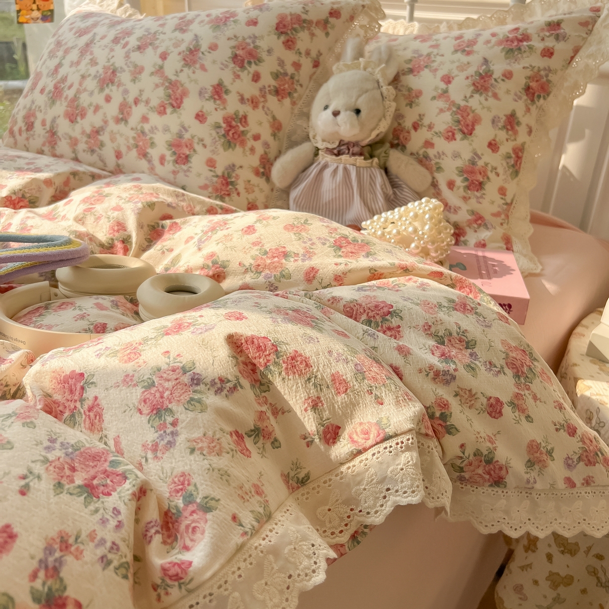 91家纺网 家纺一手货源 找家纺 （总）韩巢家纺 2025新款蝴蝶花边直播热销款四件套开学季韩系学生宿舍床上三件套-（提供卖家秀）