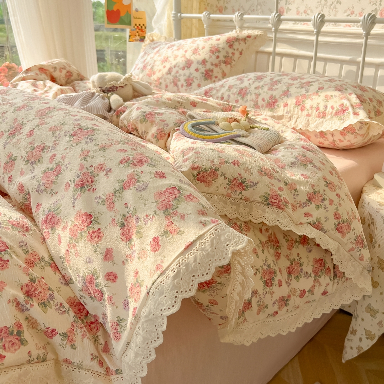 91家纺网 家纺一手货源 找家纺 （总）韩巢家纺 2025新款蝴蝶花边直播热销款四件套开学季韩系学生宿舍床上三件套-（提供卖家秀）