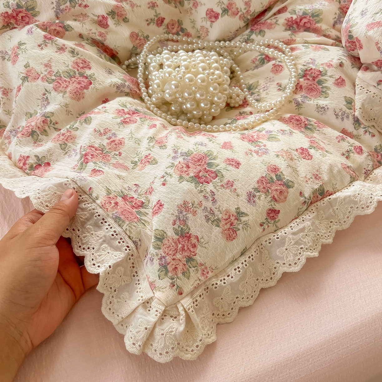 91家纺网 家纺一手货源 找家纺 （总）韩巢家纺 2025新款蝴蝶花边直播热销款四件套开学季韩系学生宿舍床上三件套-（提供卖家秀）