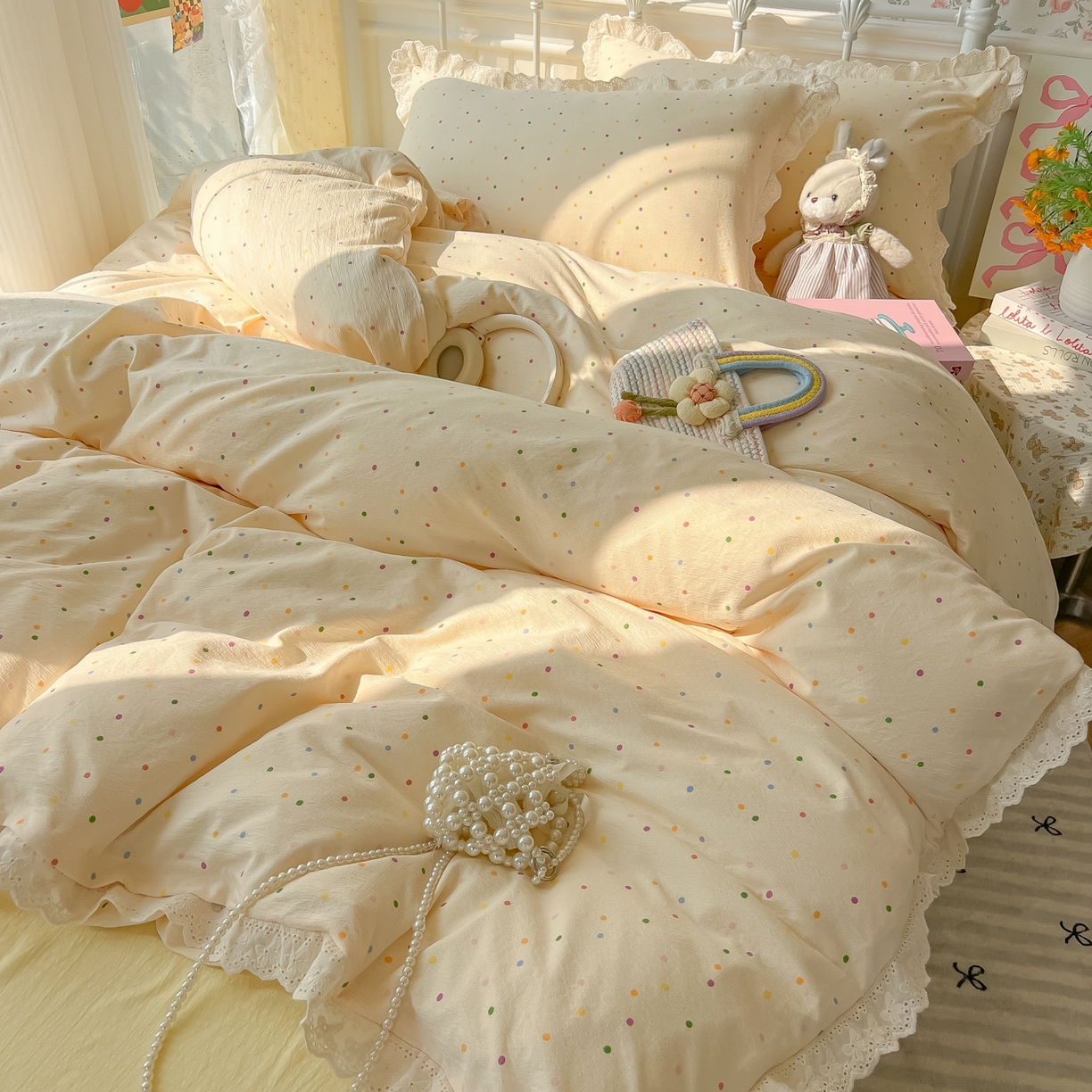 91家纺网 家纺一手货源 找家纺 韩巢家纺 2025新款蝴蝶花边直播热销款四件套开学季韩系学生宿舍床上三件套-（提供卖家秀） 波点世界【蝴蝶花边款】