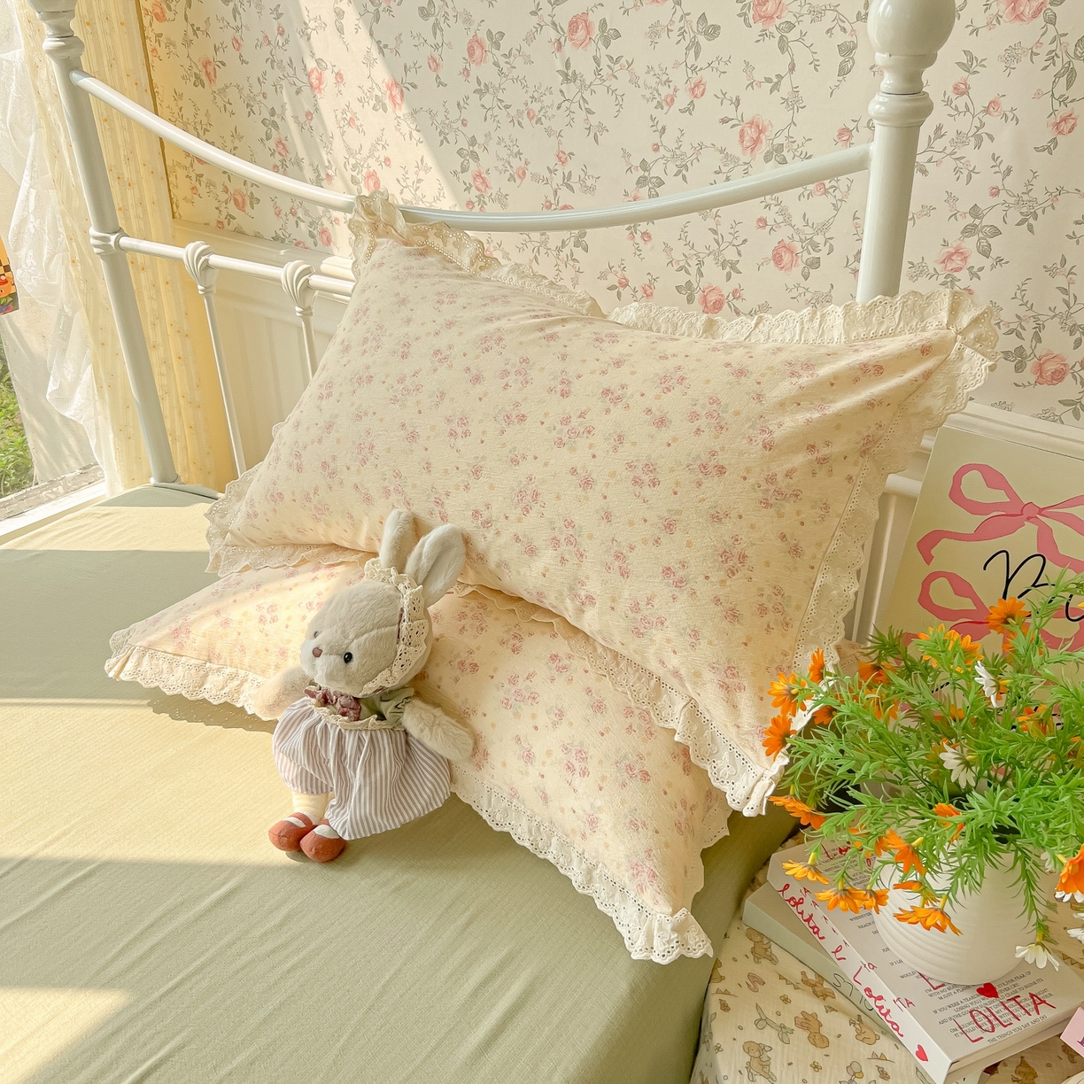 91家纺网 家纺一手货源 找家纺 韩巢家纺 2025新款蝴蝶花边直播热销款四件套开学季韩系学生宿舍床上三件套-（提供卖家秀） 川岛落日【蝴蝶花边款】