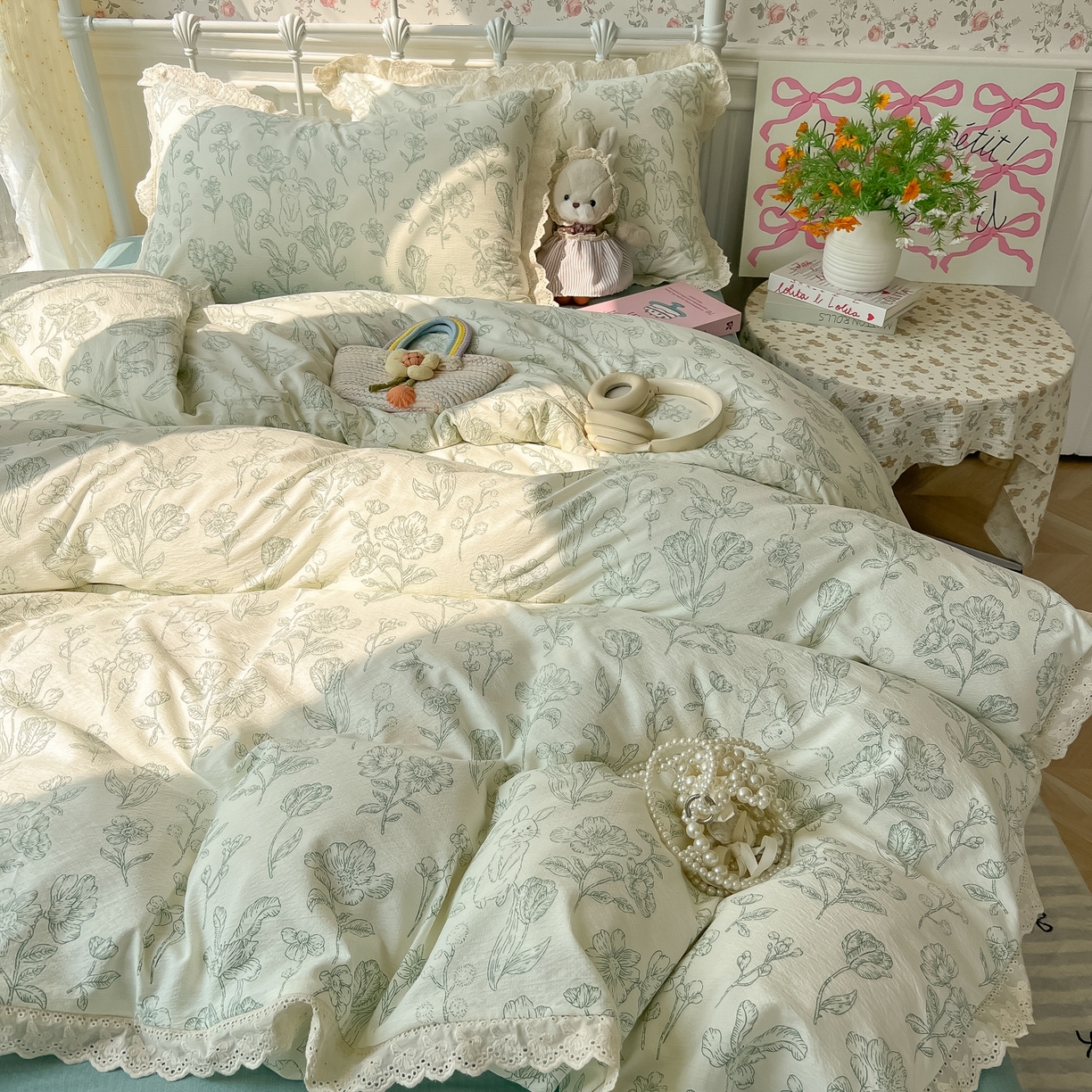 91家纺网 家纺一手货源 找家纺 韩巢家纺 2025新款蝴蝶花边直播热销款四件套开学季韩系学生宿舍床上三件套-（提供卖家秀） 海像森林【蝴蝶花边款】