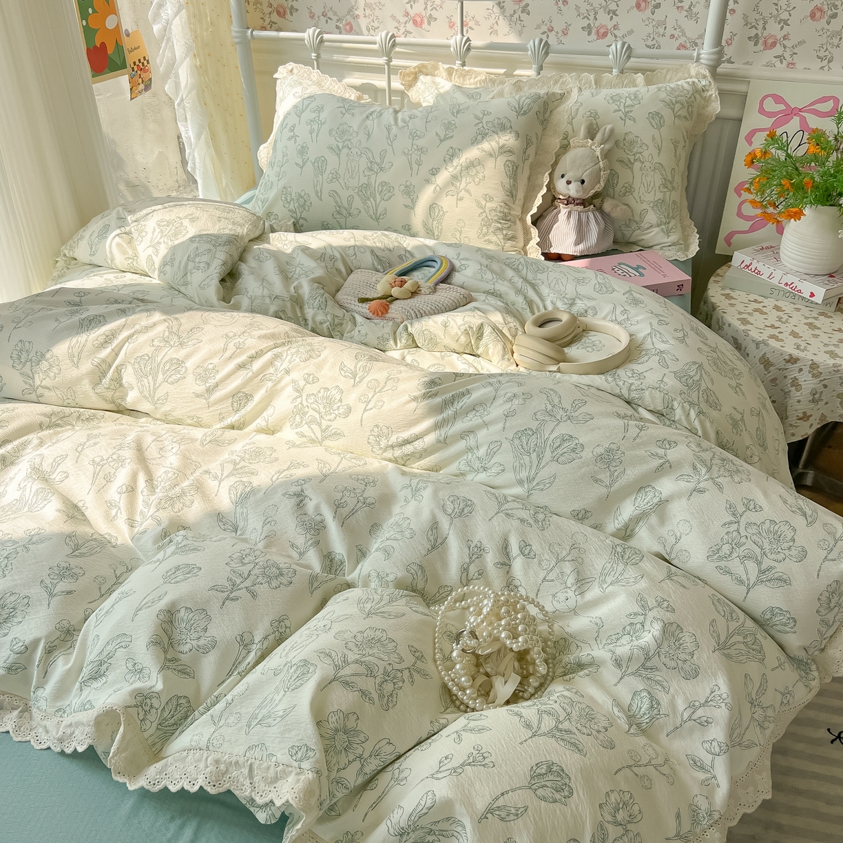 91家纺网 家纺一手货源 找家纺 韩巢家纺 2025新款蝴蝶花边直播热销款四件套开学季韩系学生宿舍床上三件套-（提供卖家秀） 海像森林【蝴蝶花边款】