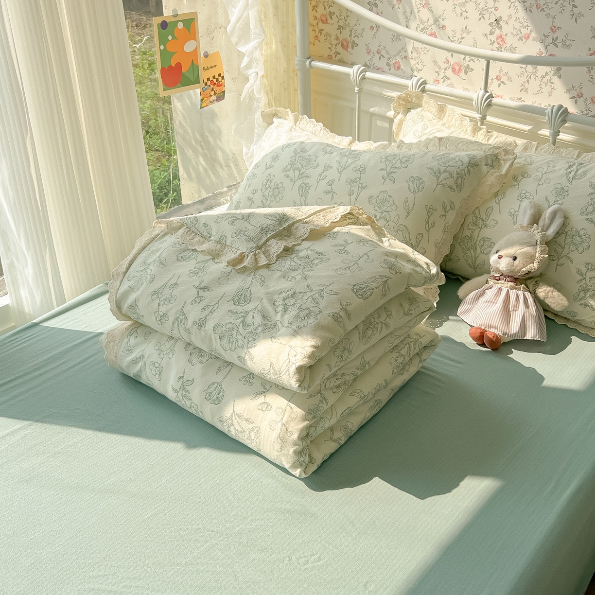 91家纺网 家纺一手货源 找家纺 韩巢家纺 2025新款蝴蝶花边直播热销款四件套开学季韩系学生宿舍床上三件套-（提供卖家秀） 海像森林【蝴蝶花边款】