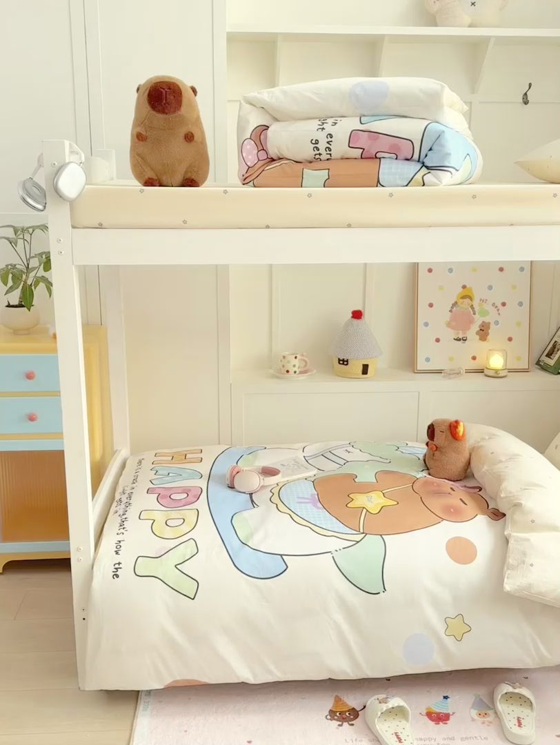 91家纺网 家纺一手货源 找家纺 博雅2025新款卡皮巴拉全棉学生宿舍套件三件套多件套 木马卡皮巴拉