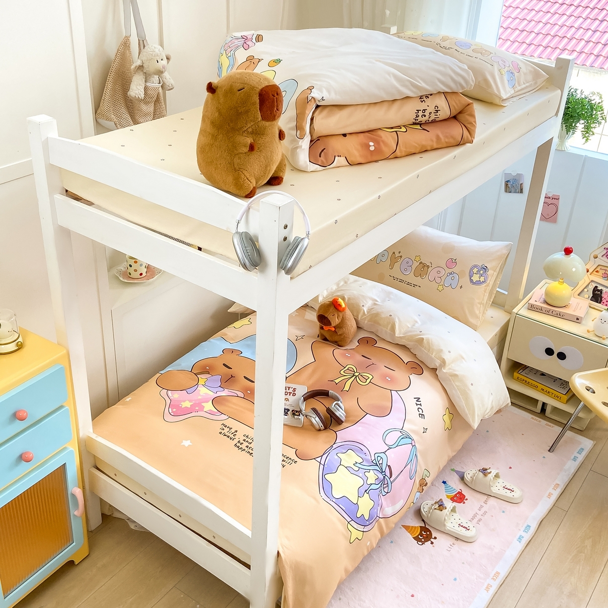 91家纺网 家纺一手货源 找家纺 博雅2025新款卡皮巴拉全棉学生宿舍套件三件套多件套 许愿瓶卡皮巴拉