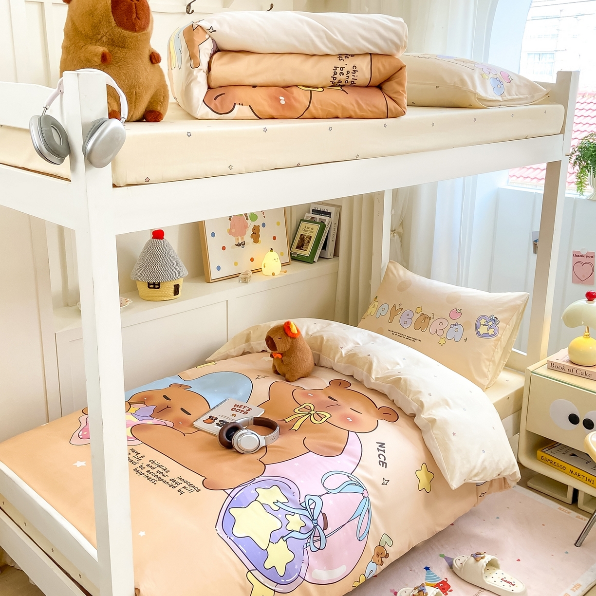 91家纺网 家纺一手货源 找家纺 博雅2025新款卡皮巴拉全棉学生宿舍套件三件套多件套 许愿瓶卡皮巴拉