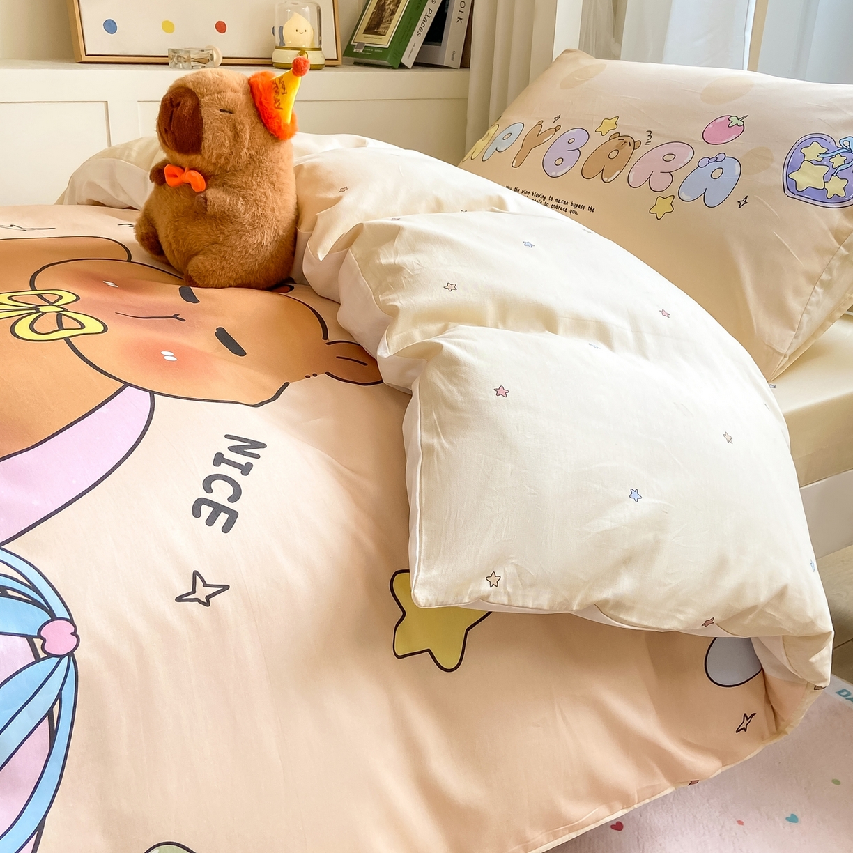 91家纺网 家纺一手货源 找家纺 博雅2025新款卡皮巴拉全棉学生宿舍套件三件套多件套 许愿瓶卡皮巴拉