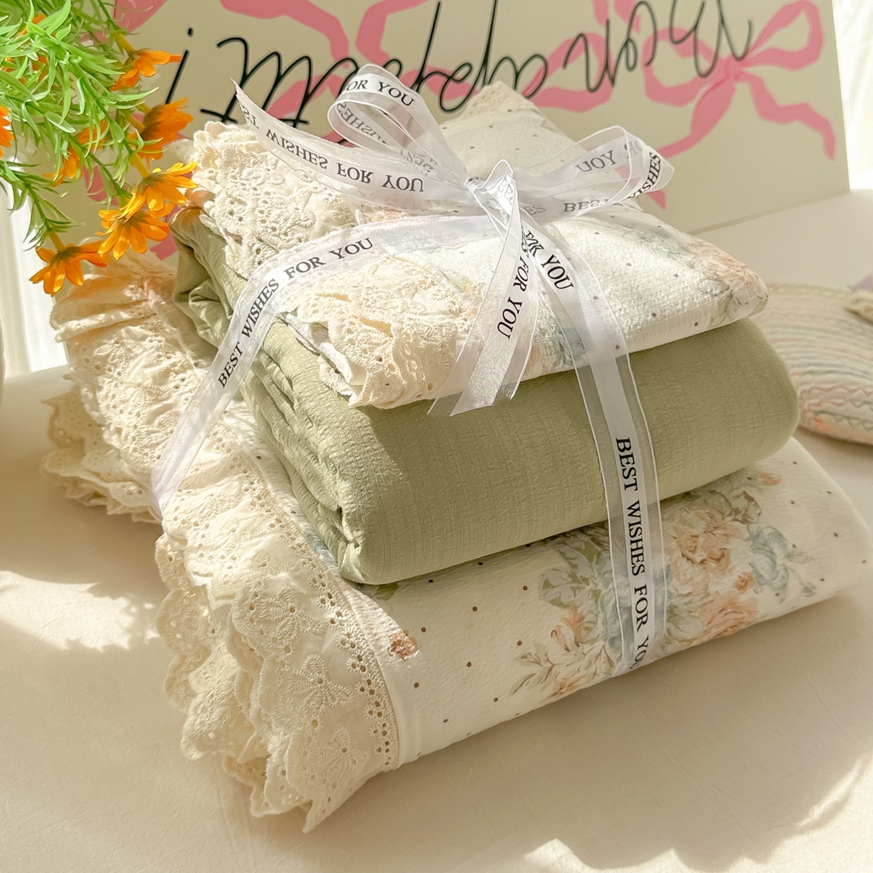 91家纺网 家纺一手货源 找家纺 韩巢家纺 2025新款蝴蝶花边直播热销款四件套开学季韩系学生宿舍床上三件套-（提供卖家秀） 蔷薇岛屿【蝴蝶花边款】