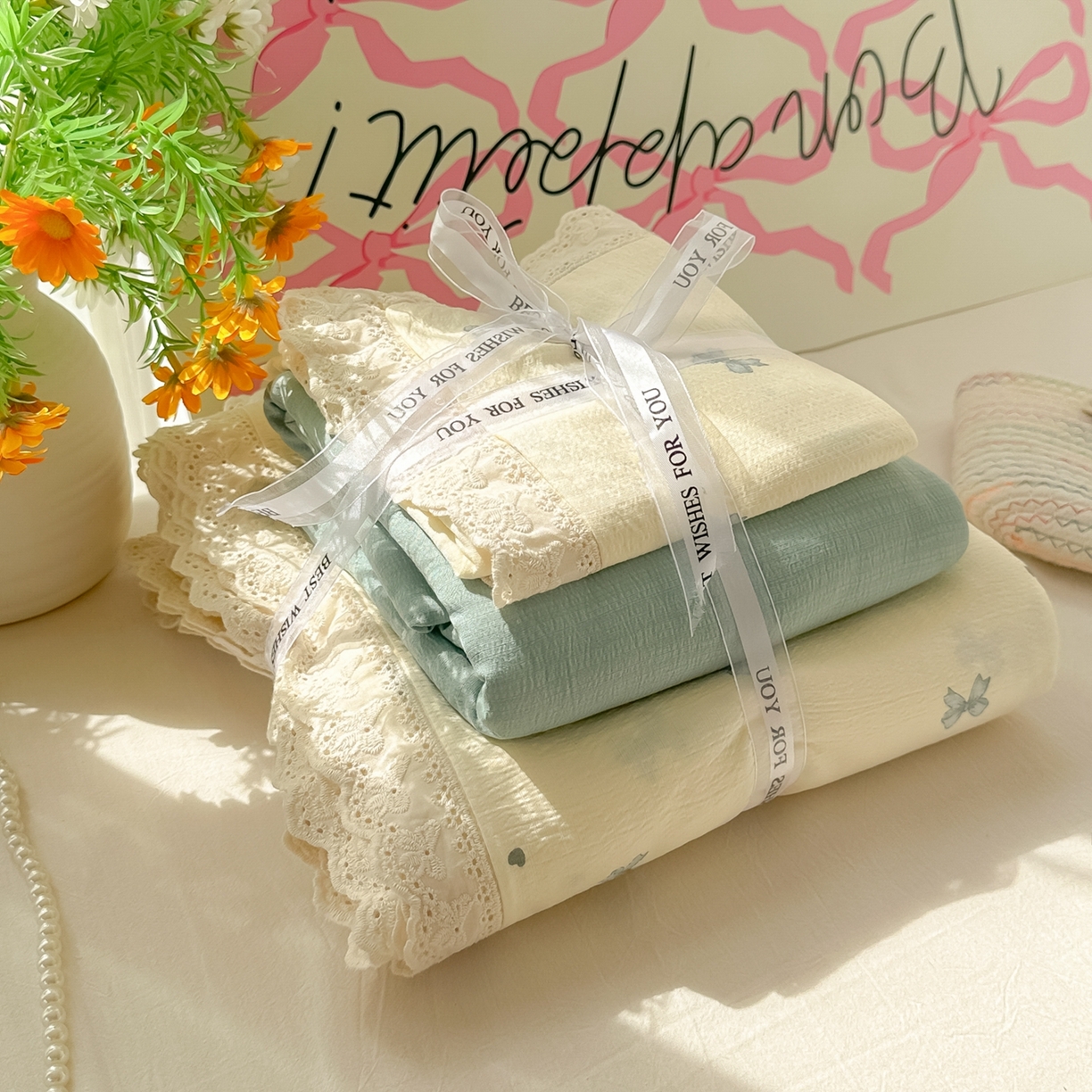 91家纺网 家纺一手货源 找家纺 韩巢家纺 2025新款蝴蝶花边直播热销款四件套开学季韩系学生宿舍床上三件套-（提供卖家秀） 相思-蓝【蝴蝶花边款】