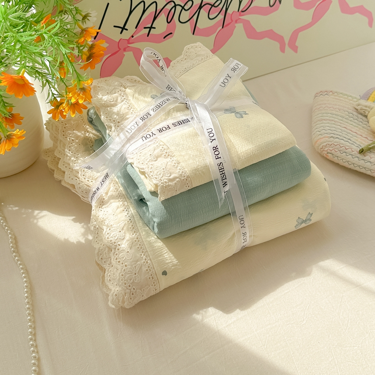 91家纺网 家纺一手货源 找家纺 韩巢家纺 2025新款蝴蝶花边直播热销款四件套开学季韩系学生宿舍床上三件套-（提供卖家秀） 相思-蓝【蝴蝶花边款】