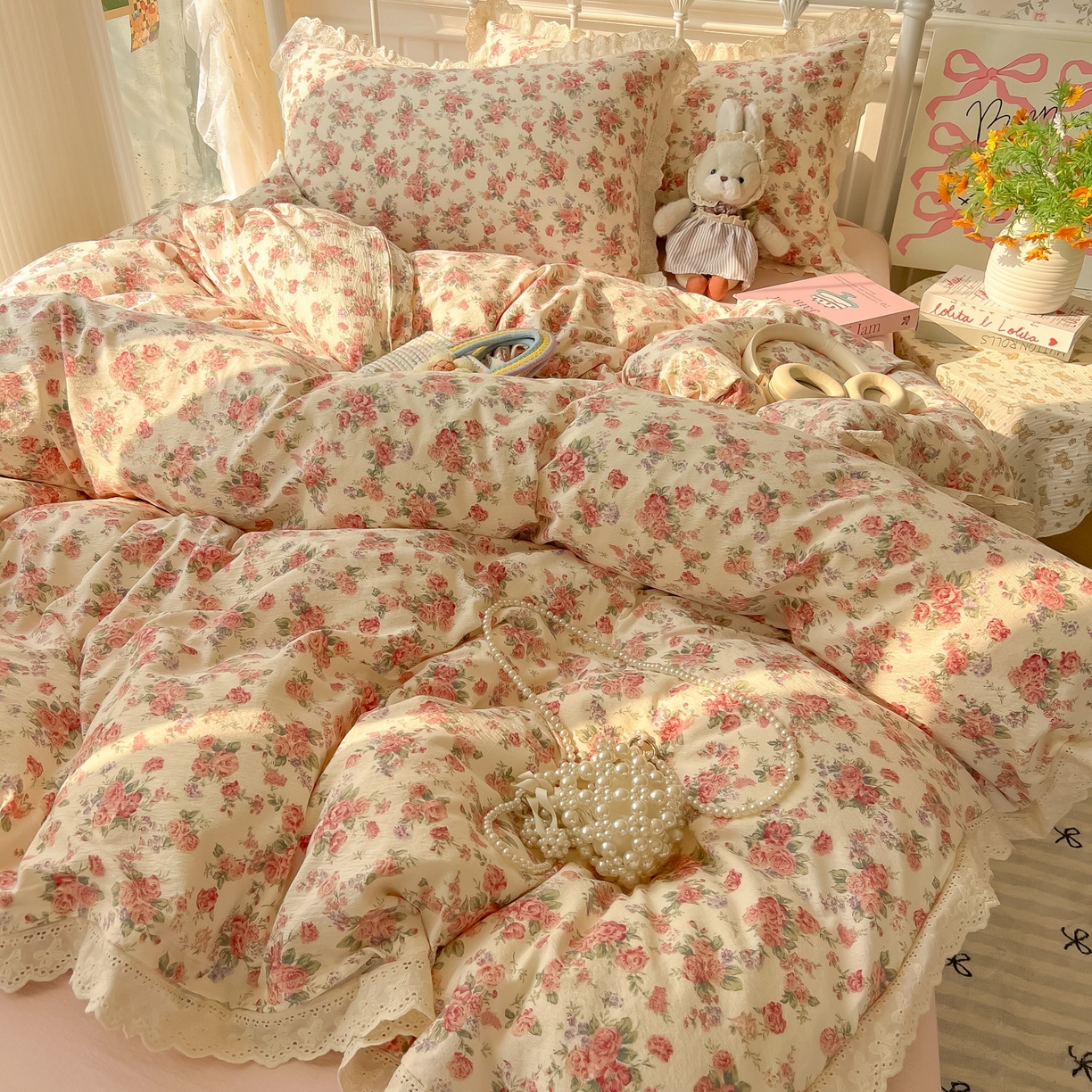 91家纺网 家纺一手货源 找家纺 韩巢家纺 2025新款蝴蝶花边直播热销款四件套开学季韩系学生宿舍床上三件套-（提供卖家秀） 星眠云野【蝴蝶花边款】