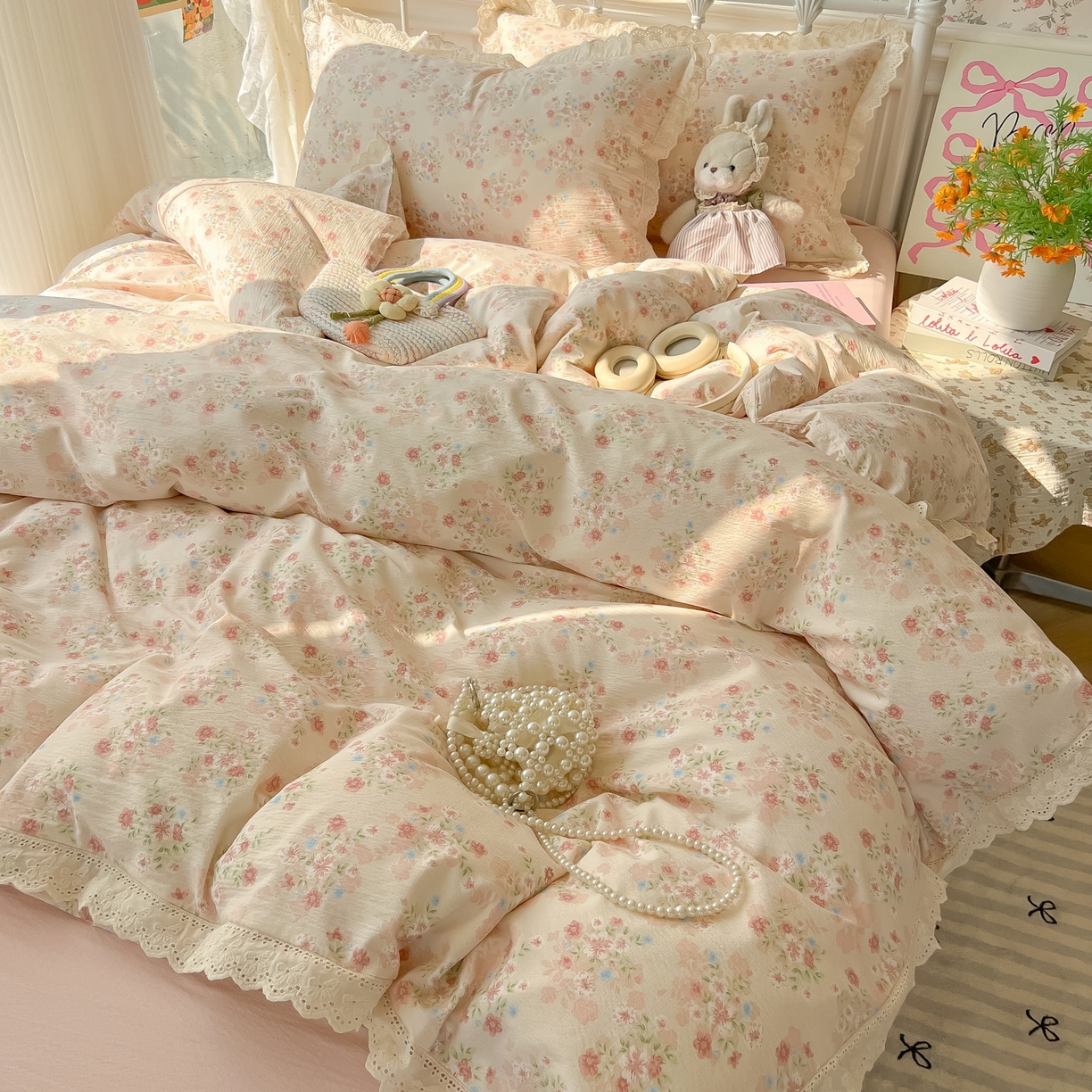 91家纺网 家纺一手货源 找家纺 韩巢家纺 2025新款蝴蝶花边直播热销款四件套开学季韩系学生宿舍床上三件套-（提供卖家秀） 序曲-粉【蝴蝶花边款】