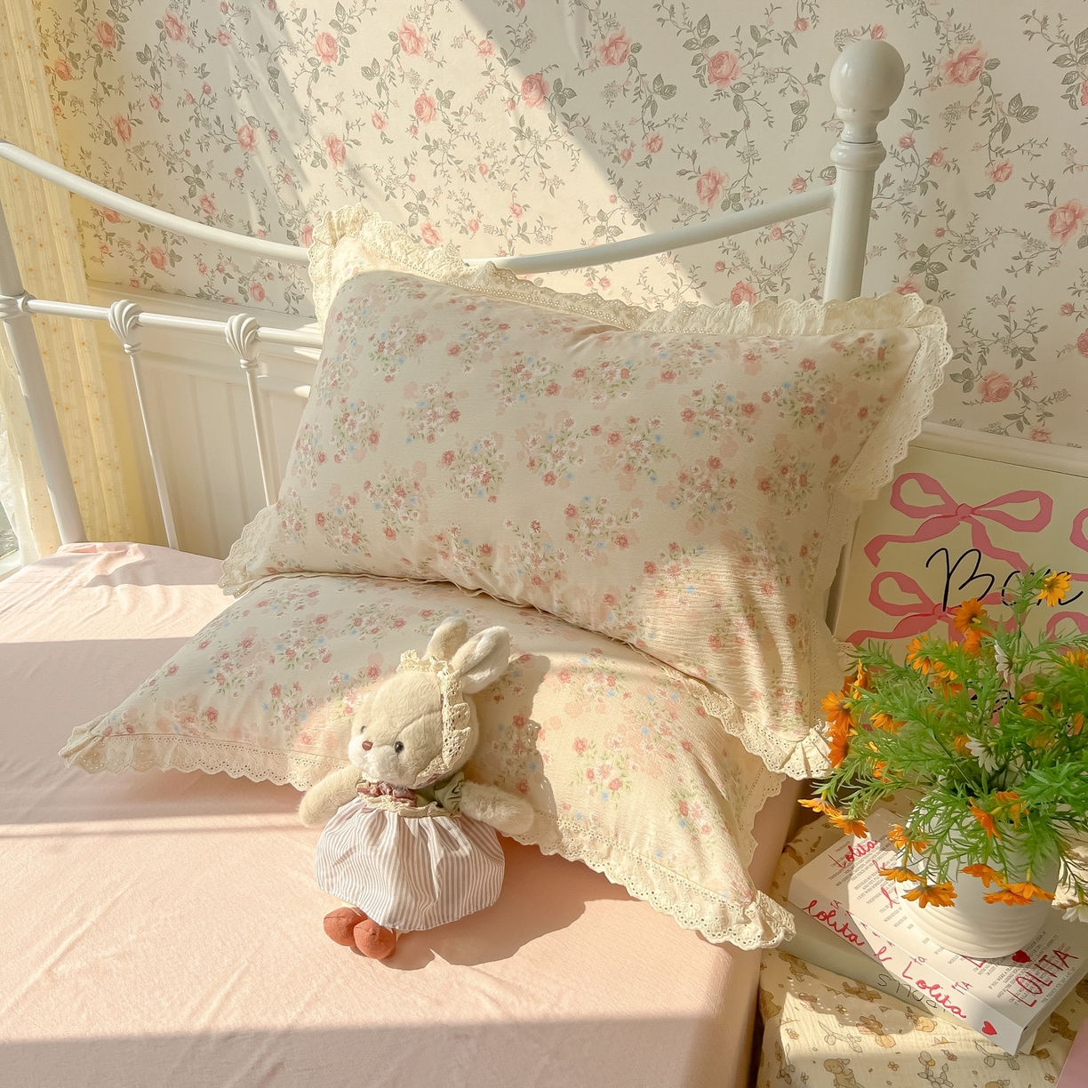 91家纺网 家纺一手货源 找家纺 韩巢家纺 2025新款蝴蝶花边直播热销款四件套开学季韩系学生宿舍床上三件套-（提供卖家秀） 序曲-粉【蝴蝶花边款】