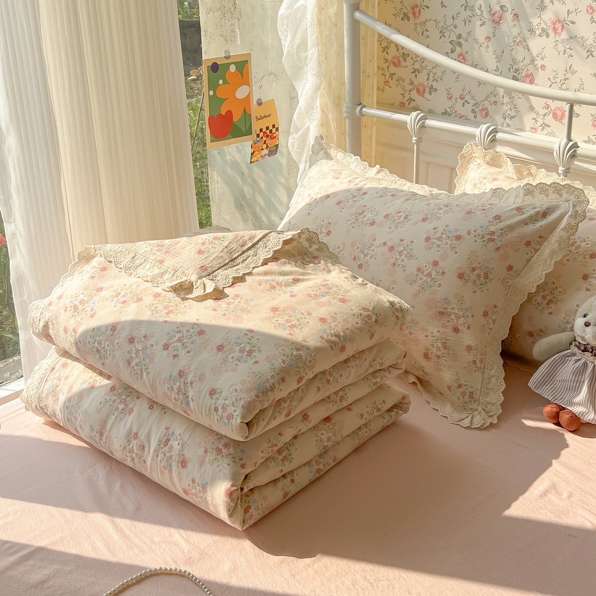 91家纺网 家纺一手货源 找家纺 韩巢家纺 2025新款蝴蝶花边直播热销款四件套开学季韩系学生宿舍床上三件套-（提供卖家秀） 序曲-粉【蝴蝶花边款】