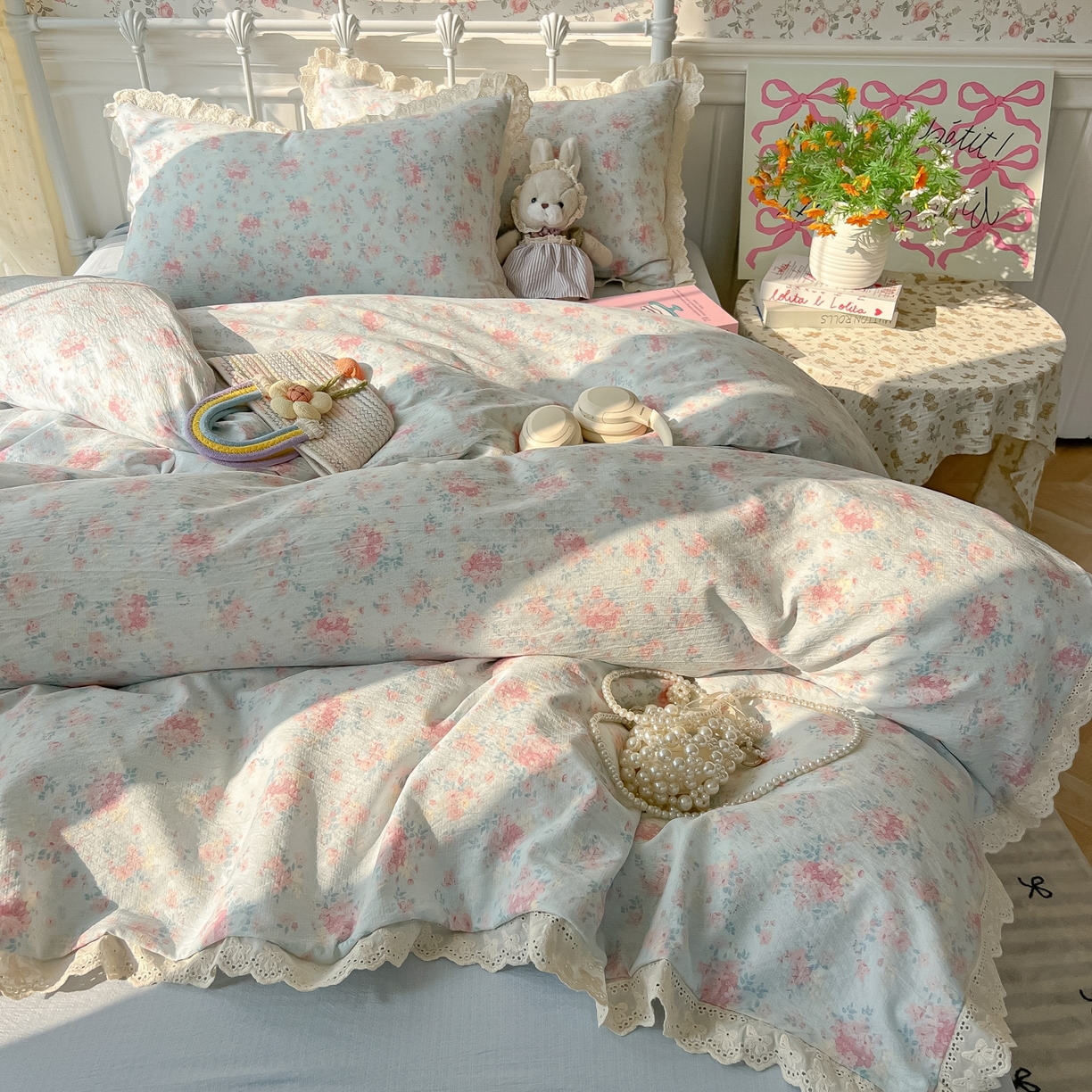 91家纺网 家纺一手货源 找家纺 韩巢家纺 2025新款蝴蝶花边直播热销款四件套开学季韩系学生宿舍床上三件套-（提供卖家秀） 月下清幽【蝴蝶花边款】