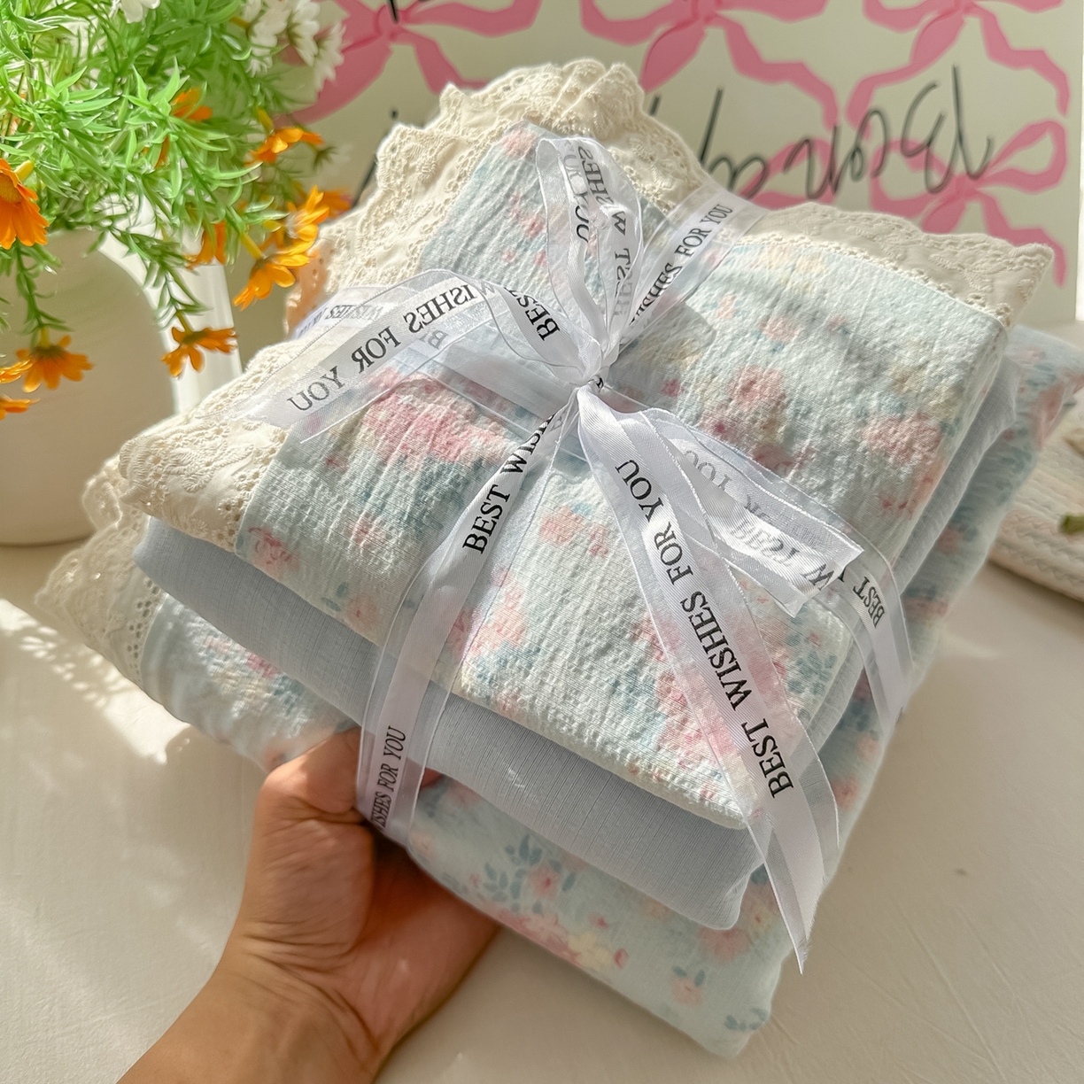 91家纺网 家纺一手货源 找家纺 韩巢家纺 2025新款蝴蝶花边直播热销款四件套开学季韩系学生宿舍床上三件套-（提供卖家秀） 月下清幽【蝴蝶花边款】