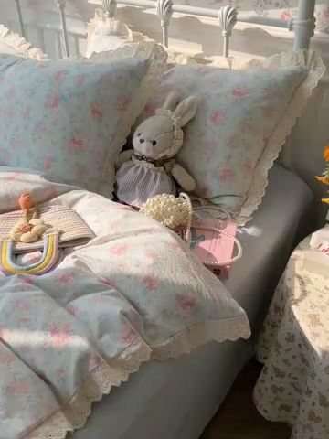 91家纺网 家纺一手货源 找家纺 韩巢家纺 2025新款蝴蝶花边直播热销款四件套开学季韩系学生宿舍床上三件套-（提供卖家秀） 月下清幽【蝴蝶花边款】