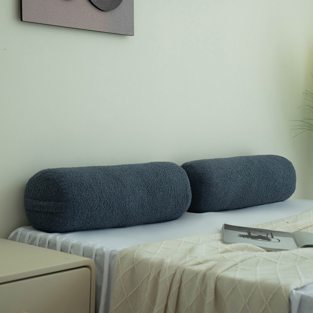 91家纺网 家纺一手货源 找家纺 （总）美达人  2025新款泰迪绒糖果枕圆枕靠背沙发飘窗靠枕