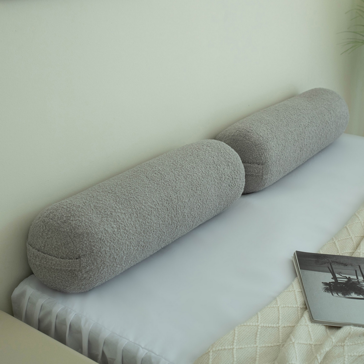 91家纺网 家纺一手货源 找家纺 （总）美达人  2025新款泰迪绒糖果枕圆枕靠背沙发飘窗靠枕