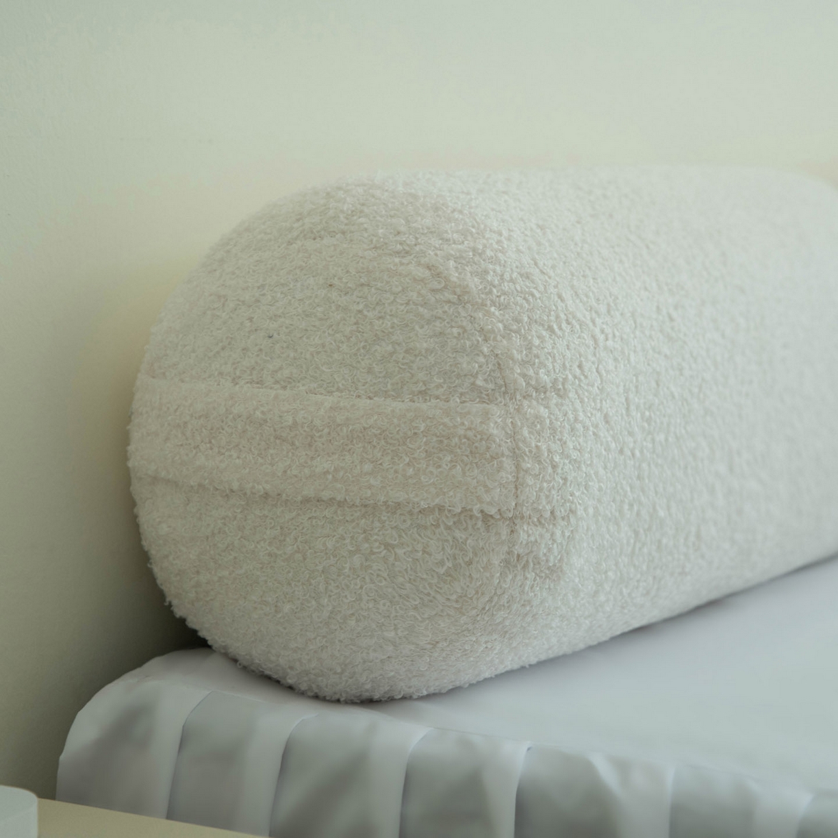 91家纺网 家纺一手货源 找家纺 美达人  2025新款泰迪绒靠背 白色