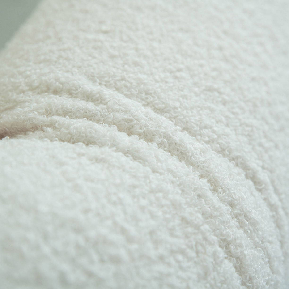 91家纺网 家纺一手货源 找家纺 美达人  2025新款泰迪绒靠背 白色