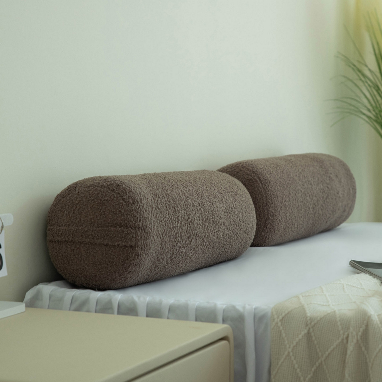 91家纺网 家纺一手货源 找家纺 美达人  2025新款泰迪绒靠背 咖色