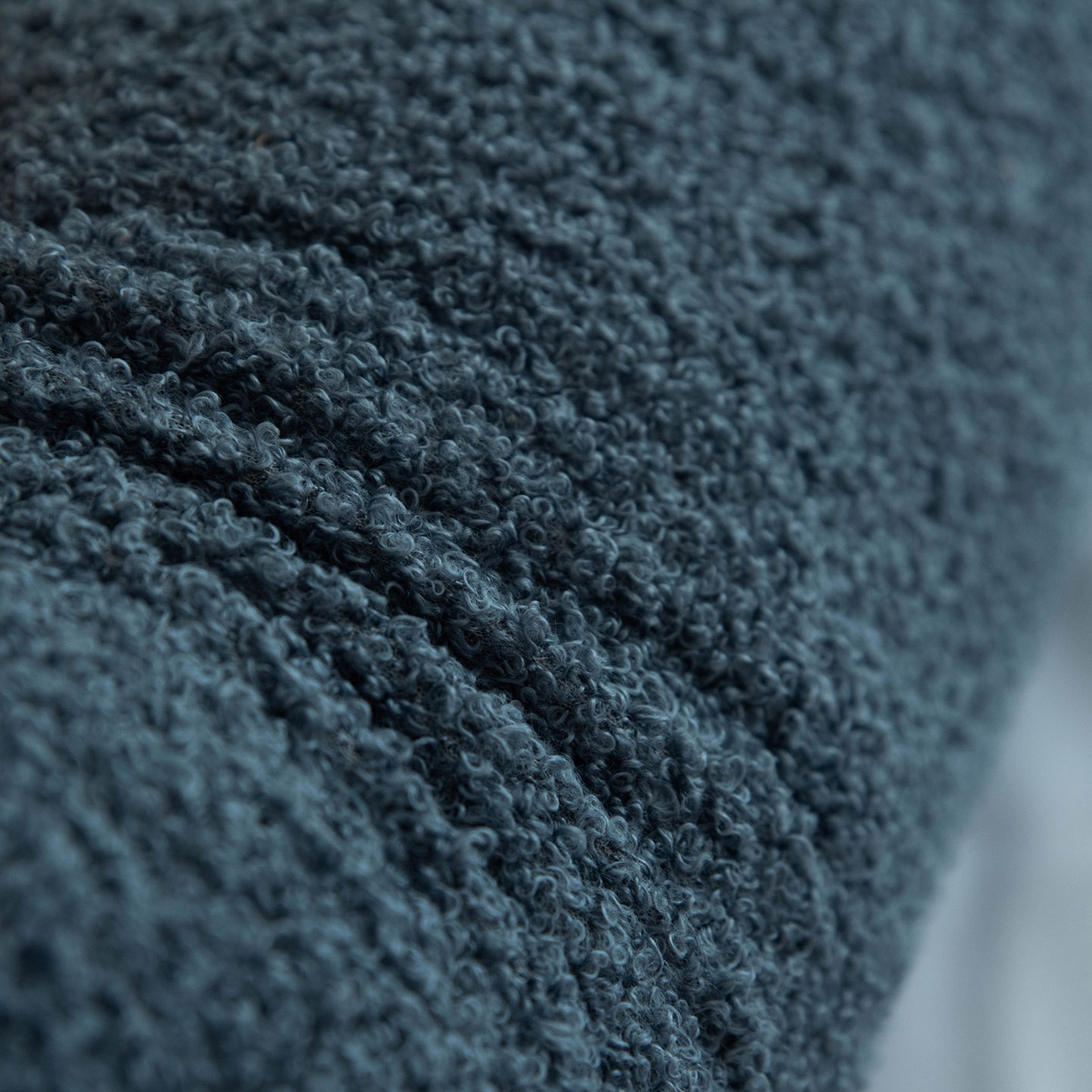 91家纺网 家纺一手货源 找家纺 美达人  2025新款泰迪绒靠背 深灰