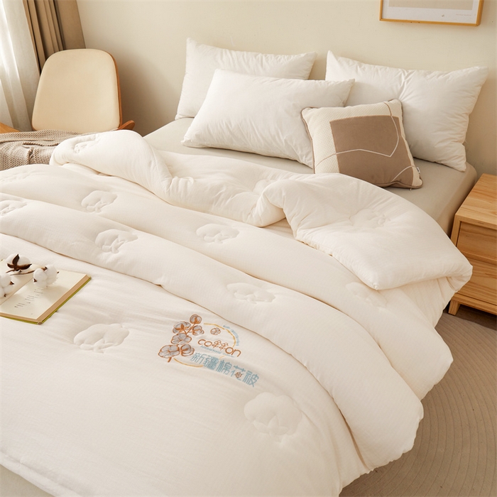 91家纺网 家纺一手货源 找家纺 西域种棉人·千百笠 2025新款新疆棉花洛风提花绣花棉花被冬被被芯春秋被四季 洛风白