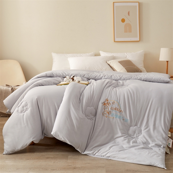 91家纺网 家纺一手货源 找家纺 西域种棉人·千百笠 2025新款新疆棉花洛风提花绣花棉花被冬被被芯春秋被四季 洛风灰