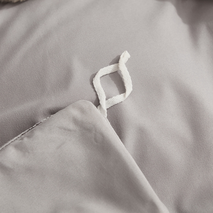 91家纺网 家纺一手货源 找家纺 啊雅家居 2025新款ins简约学生宿舍双拼纯色磨毛四件套可订制logo 浅灰