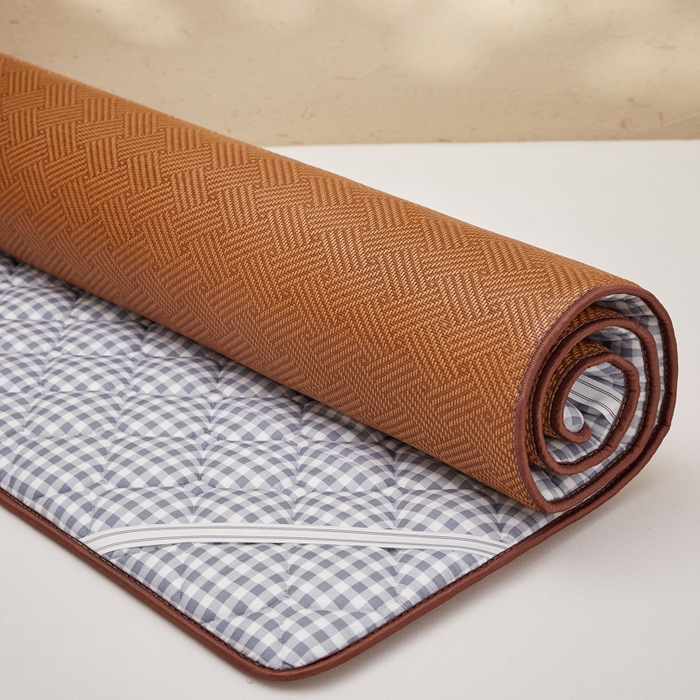 91家纺网 家纺一手货源 找家纺 （总）花言狐语 2025新款双面可用冰藤夹棉床褥系列-大床款