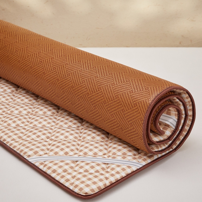 91家纺网 家纺一手货源 找家纺 （总）花言狐语 2025新款双面可用冰藤夹棉床褥系列-大床款