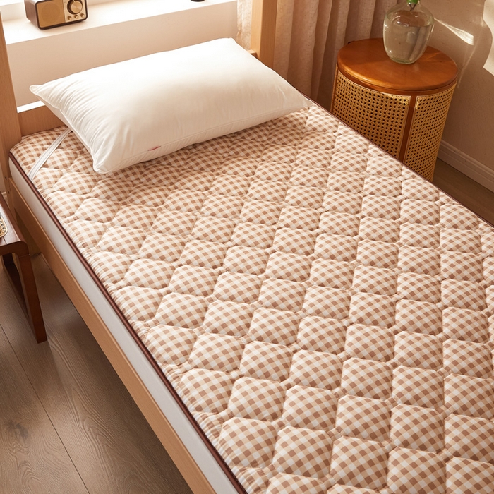 91家纺网 家纺一手货源 找家纺 （总）花言狐语 2025新款双面可用冰藤夹棉床褥系列-小床款