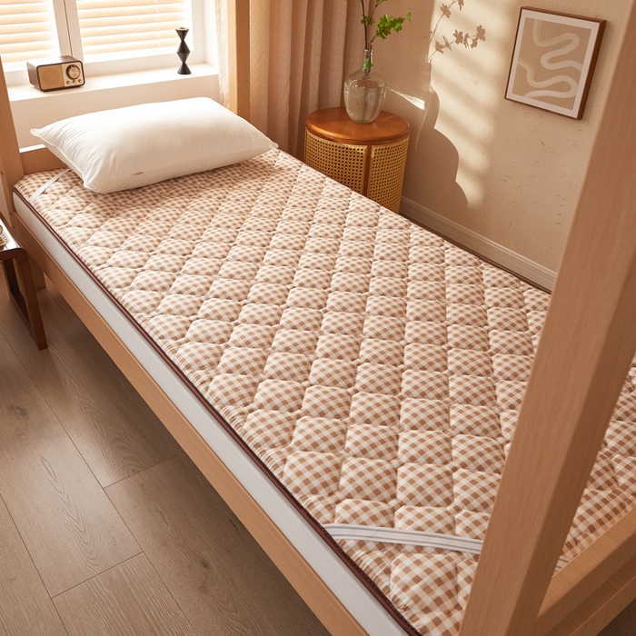 91家纺网 家纺一手货源 找家纺 （总）花言狐语 2025新款双面可用冰藤夹棉床褥系列-小床款