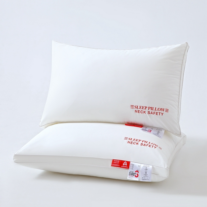 91家纺网 家纺一手货源 找家纺 糖果枕芯 2025新款全棉三防枕芯羽丝棉枕头酒店护颈枕 三防枕芯48*74cm高枕