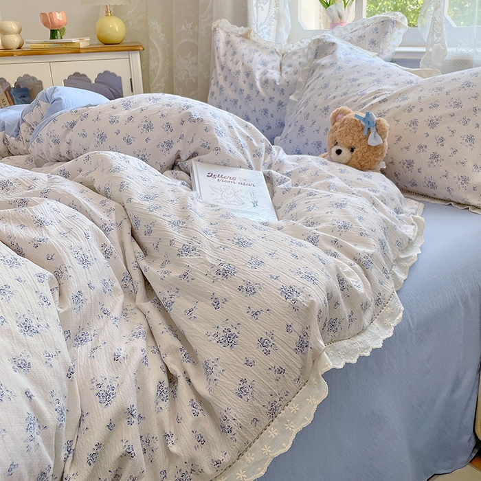 91家纺网 家纺一手货源 找家纺 优尚佳生活馆 2025新款云感木棉皱皱双层纱全棉镂空花边四件套（提供买家秀） 蓝雪花语