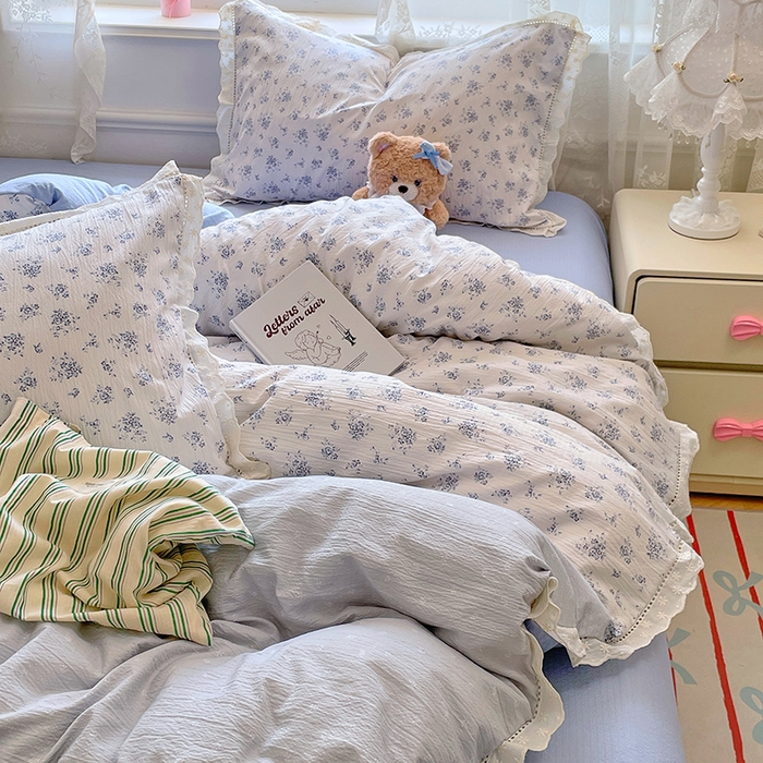 91家纺网 家纺一手货源 找家纺 优尚佳生活馆 2025新款云感木棉皱皱双层纱全棉镂空花边四件套（提供买家秀） 蓝雪花语