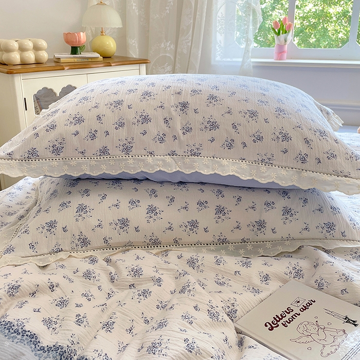 91家纺网 家纺一手货源 找家纺 优尚佳生活馆 2025新款云感木棉皱皱双层纱全棉镂空花边四件套（提供买家秀） 蓝雪花语