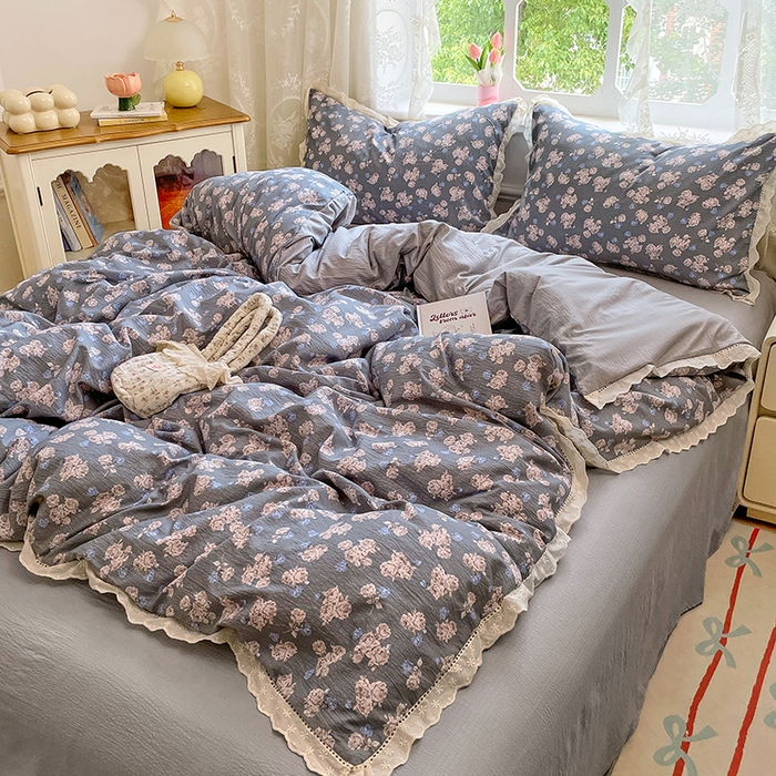 91家纺网 家纺一手货源 找家纺 优尚佳生活馆 2025新款云感木棉皱皱双层纱全棉镂空花边四件套（提供买家秀） 一抹蓝