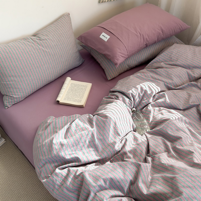 91家纺网 家纺一手货源 找家纺 玖弘家居 2025新款全棉水洗棉条纹四件套 混搭紫粉条