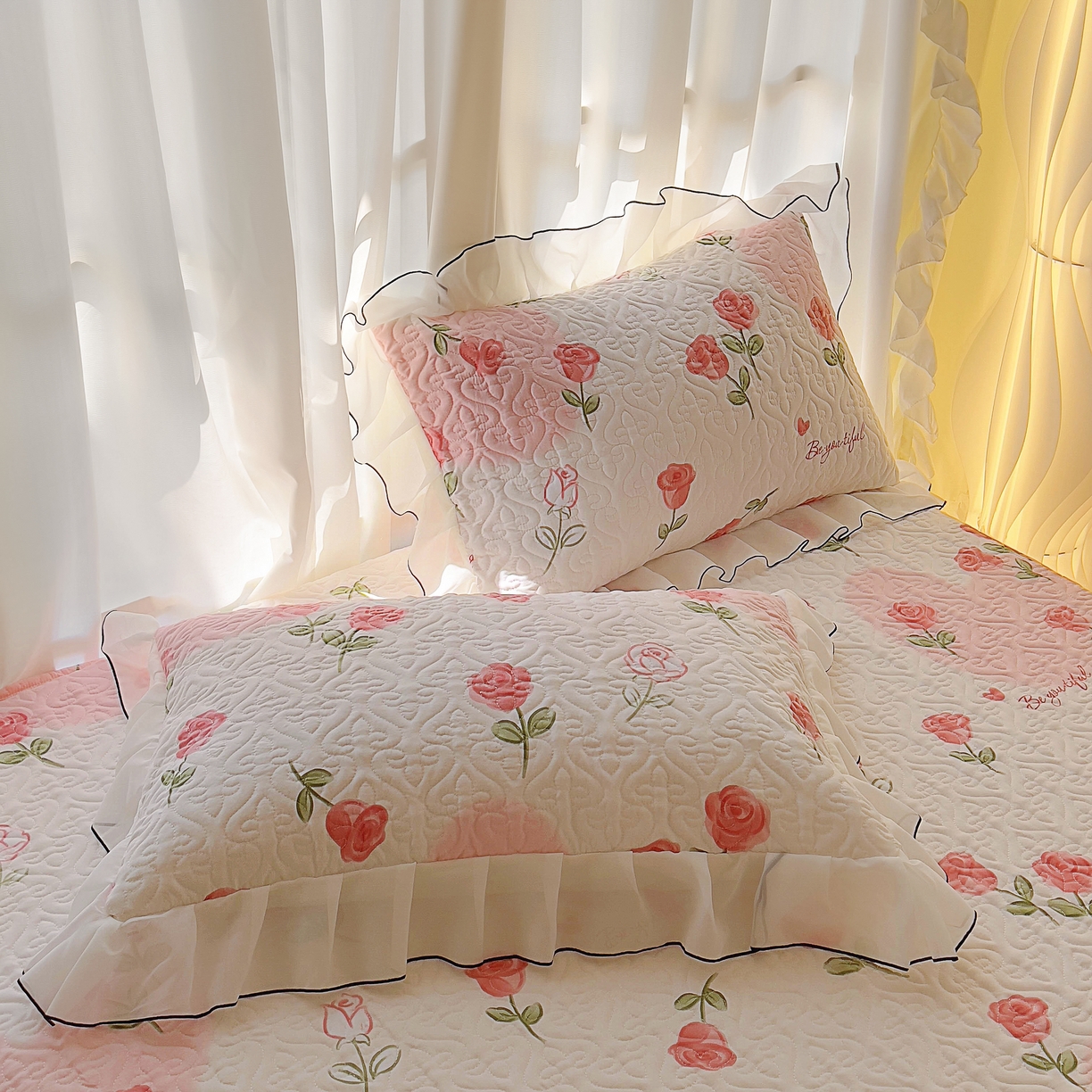 91家纺网 家纺一手货源 找家纺 （总）易辰美 2025新款亲肤舒适印花夹棉公主风枕套