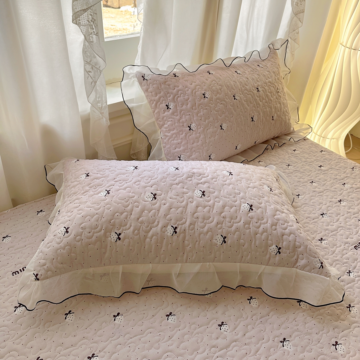 91家纺网 家纺一手货源 找家纺 （总）易辰美 2025新款亲肤舒适印花夹棉公主风枕套